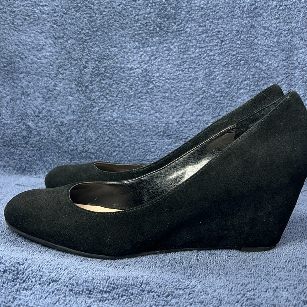 Franco Sarto, black faux suede wedge - Picture 4 of 5
